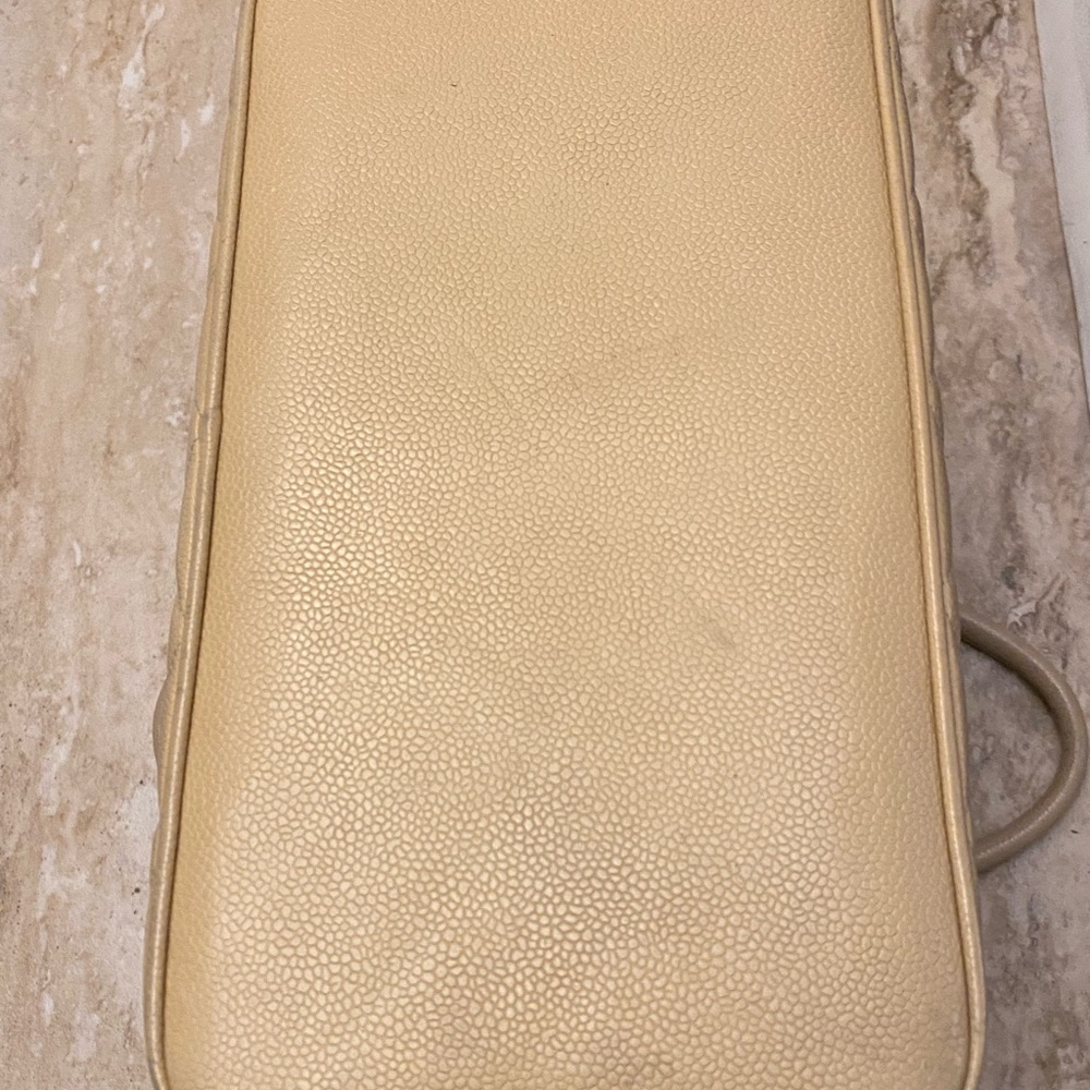 CHANEL Beige Authentic Vintage Caviar Medallion CC Tote-EUC with COA - Picture 7 of 16